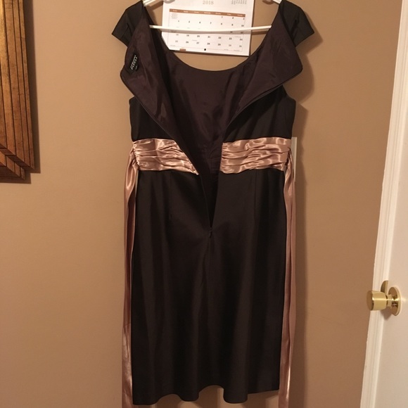 5 for $25❗️Adrianna Papell Formal Dress 👗 - Picture 5 of 8